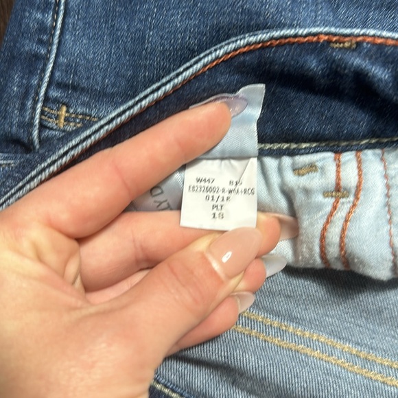 Eddie Bauer slightly curvy Capris - Picture 7 of 10